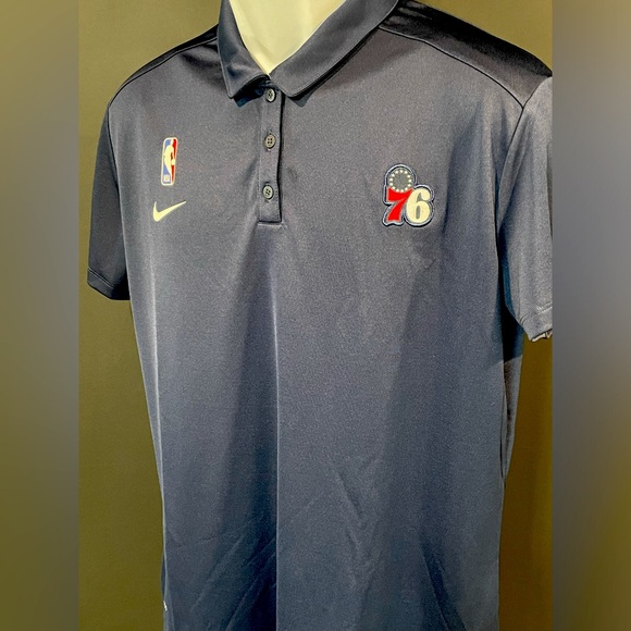 Nike Women’s Dri-Fit NBA Philadelphia 76ers Polo in Navy Size XL - Picture 2 of 4